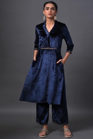 Navy Blue Velvet Kurta With Embroidered Belt And Straight Pants